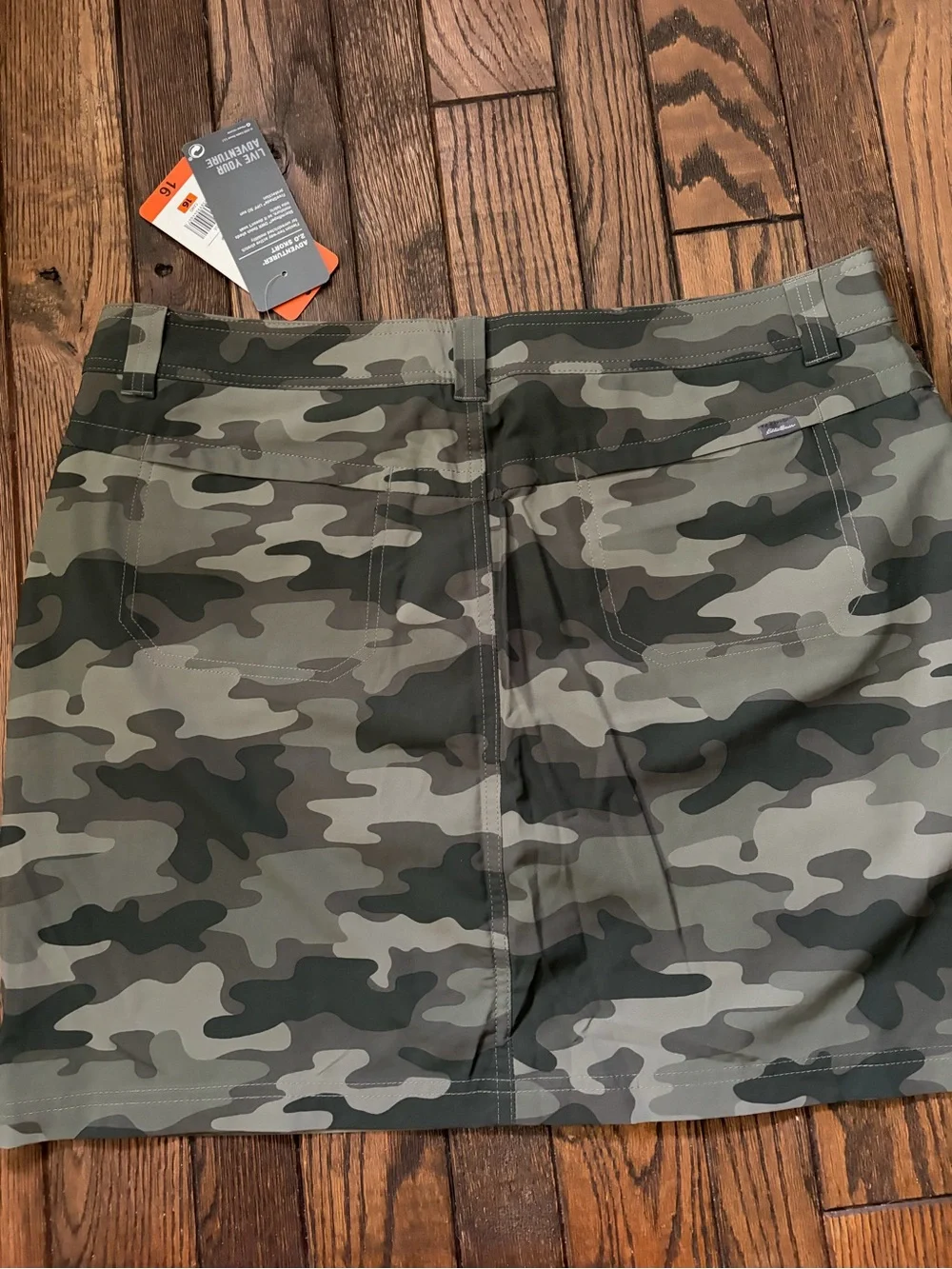 NWT Eddie Bauer Women's Adventurer 2.0 Camo Skort size 16